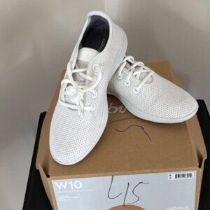NWT Women's Allbirds Tree Runner Sneakers, size 10
